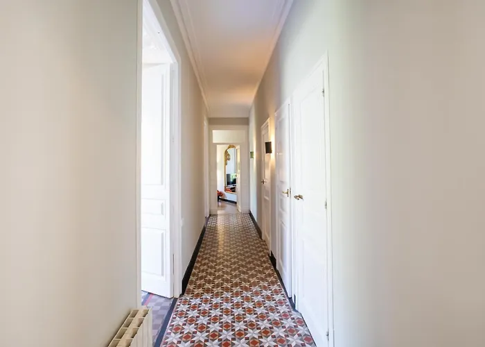 22Dia1087- New 2Br Flat In The Center!